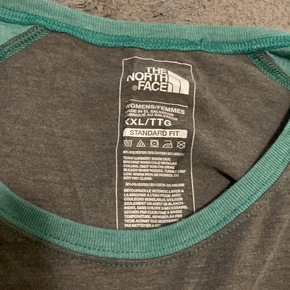 The North Face 3/4 sleeved t-shirt - Picture 2 of 3